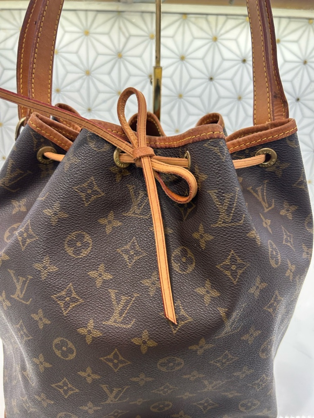 Louis Vuitton Brown Monogram Canvas GM Noe shoulder bag - Picture 2 of 16